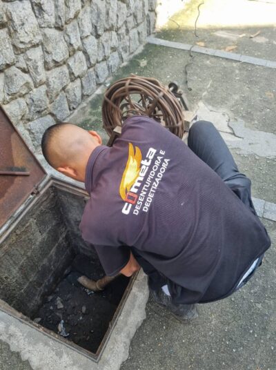 Como desentupir pia da cozinha