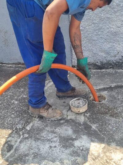 Caminhão limpa fossa